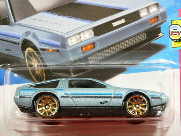 COCHE DEPORTIVO CLASICO NUEVO EN MINIATURA A ESCALA APROXIMADA 1/64.