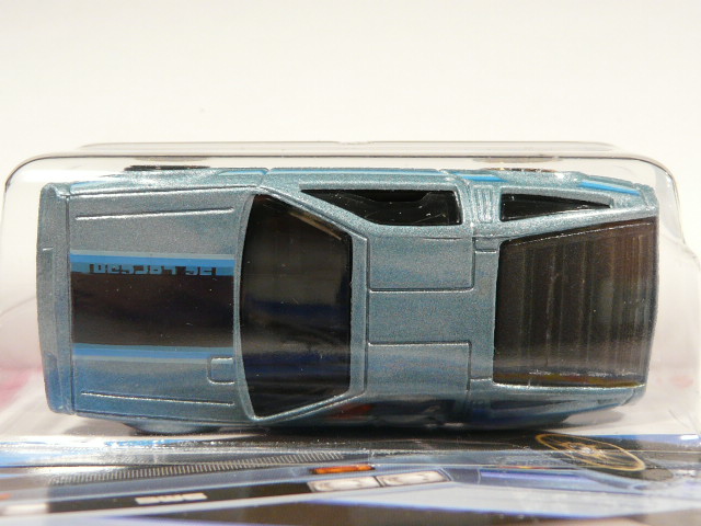 COCHE DEPORTIVO CLASICO NUEVO EN MINIATURA A ESCALA APROXIMADA 1/64. VISTA AEREA.