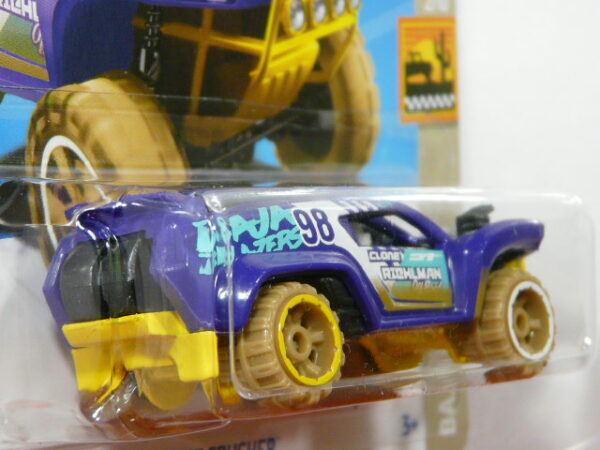 TODOTERRENO 4X4 NUEVO EN MINIATURA A ESCALA APROXIMADA 1/64. VISTA TRASERA.