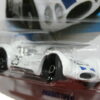 ROADSTER CLÁSICO NUEVO EN MINIATURA A ESCALA APROXIMADA 1/64. VISTA FRONTAL.