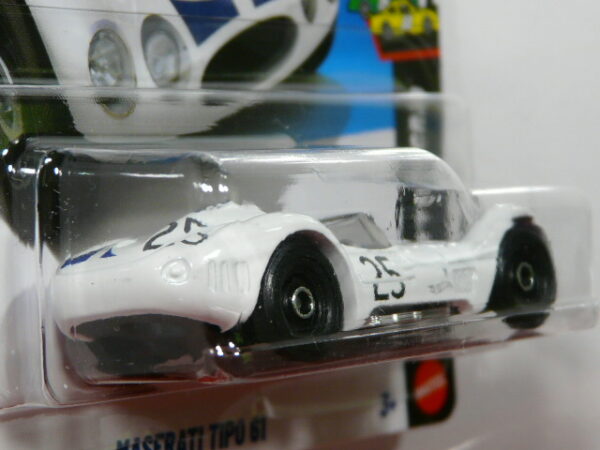 ROADSTER CLÁSICO NUEVO EN MINIATURA A ESCALA APROXIMADA 1/64. VISTA TRASERA.