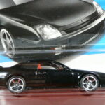COUPÉ CLÁSICO NUEVO EN MINIATURA A ESCALA APROXIMADA 1/64.
