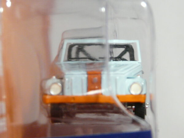 PARA MAYORES DE 14 AÑOS. COCHE CLASICO DESCAPOTABLE NUEVO EN MINIATURA A ESCALA APROXIMADA 1/64. VISTA FRONTAL.