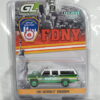 PARA MAYORES DE 14 AÑOS. FURGONETA CLÁSICA DE BOMBEROS NUEVA EN MINIATURA A ESCALA APROXIMADA 1/64 DE LA SERIE LIMITADA EXCLUSIVE HOBBY. VISTA FRONTAL BLISTER.