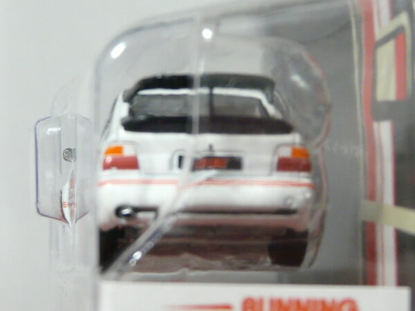 PARA MAYORES DE 14 AÑOS. COUPÉ NUEVO EN MINIATURA A ESCALA APROXIMADA 1/64 DE LA SERIE 14 VERSIÓN RED LINE.VISTA TRASERA.
