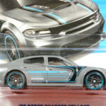 BERLINA DEPORTIVA NUEVA EN MINIATURA A ESCALA APROXIMADA 1/64.