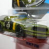 COCHE CLÁSICO DEPORTIVO COUPE NUEVO EN MINIATURA A ESCALA APROXIMADA 1/64. VISTA FRONTAL.
