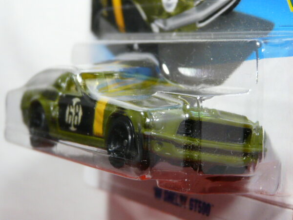 COCHE CLÁSICO DEPORTIVO COUPE NUEVO EN MINIATURA A ESCALA APROXIMADA 1/64. VISTA FRONTAL.