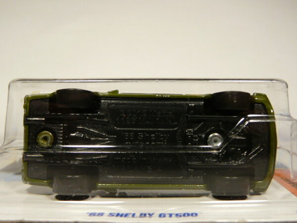 COCHE CLÁSICO DEPORTIVO COUPE NUEVO EN MINIATURA A ESCALA APROXIMADA 1/64. VISTA INFERIOR.