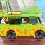 FOOD TRUCK  NUEVA EN MINIATURA A ESCALA APROXIMADA 1/64.