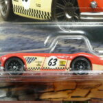 COCHE CLÁSICO DEPORTIVO DESCAPOTABLE NUEVO EN MINIATURA A ESCALA APROXIMADA 1/64.