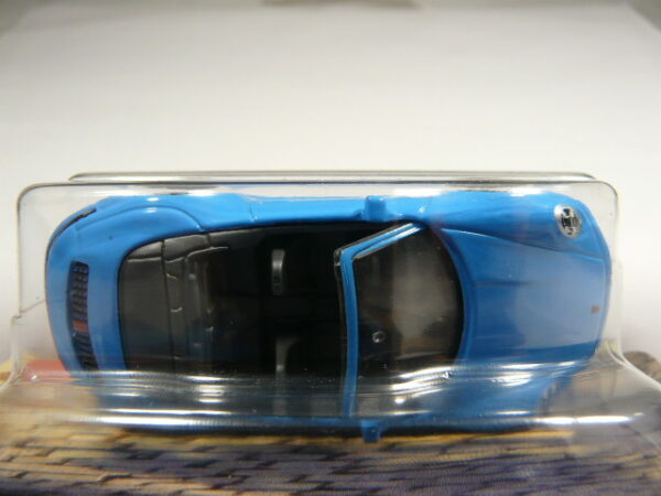 ROADSTER NUEVO EN MINIATURA A ESCALA APROXIMADA 1/64. VISTA AEREA.