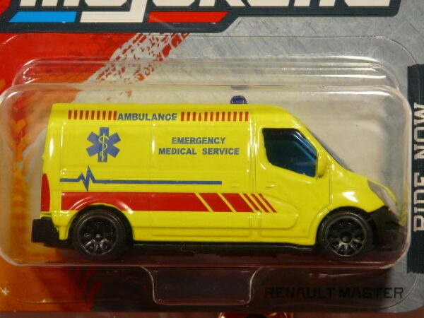 AMBULANCIA NUEVA EN MINIATURA A ESCALA APROXIMADA 1/64.