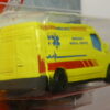 AMBULANCIA NUEVA EN MINIATURA A ESCALA APROXIMADA 1/64. VISTA TRASERA.