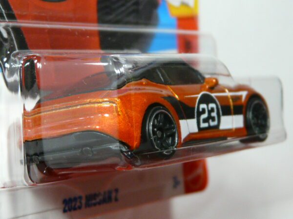 COUPE NUEVO EN MINIATURA A ESCALA APROXIMADA 1/64. VISTA TRASERA.