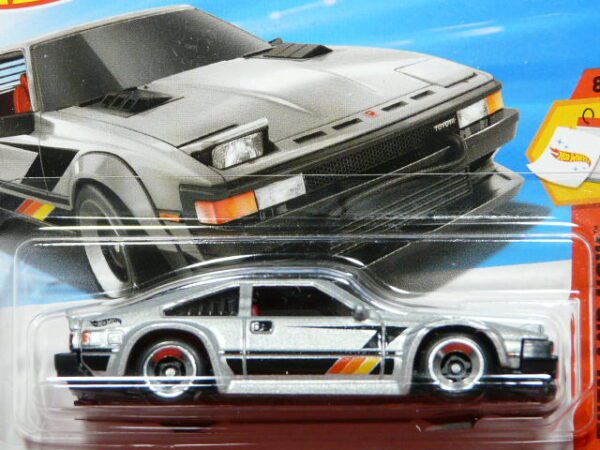 COCHE CLÁSICO DEPORTIVO COUPE NUEVO EN MINIATURA A ESCALA APROXIMADA 1/64.