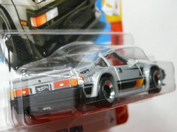 COCHE CLÁSICO DEPORTIVO COUPE NUEVO EN MINIATURA A ESCALA APROXIMADA 1/64. VISTA TRASERA.