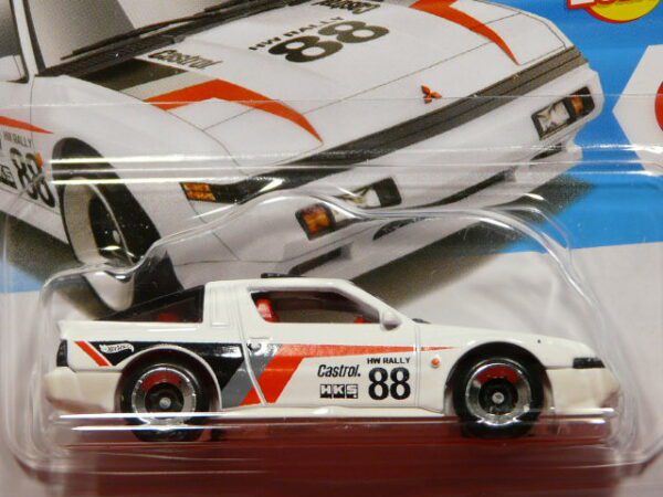 COCHE CLÁSICO DEPORTIVO COUPE NUEVO EN MINIATURA A ESCALA APROXIMADA 1/64.