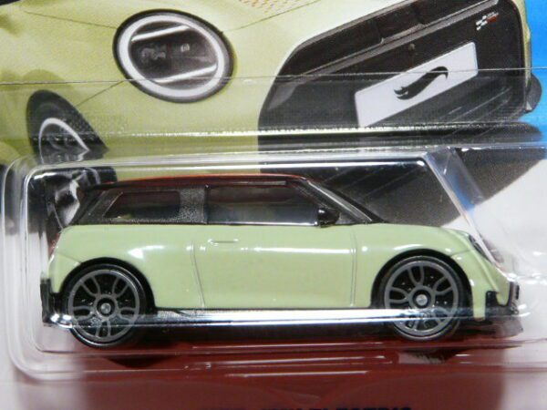 UTILITARIO ELÉCTRICO NUEVO EN MINIATURA A ESCALA APROXIMADA 1/64.