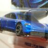 COCHE DEPORTIVO ELÉCTRICO NUEVO A ESCALA APROXIMADA 1/64. VISTA FRONTAL.