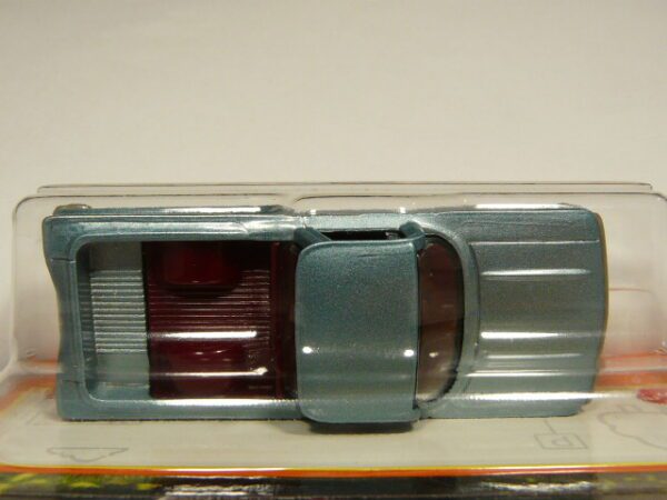 COCHE RANCHERA NUEVO EN MINIATURA A ESCALA APROXIMADA 1/64. VISTA AEREA.