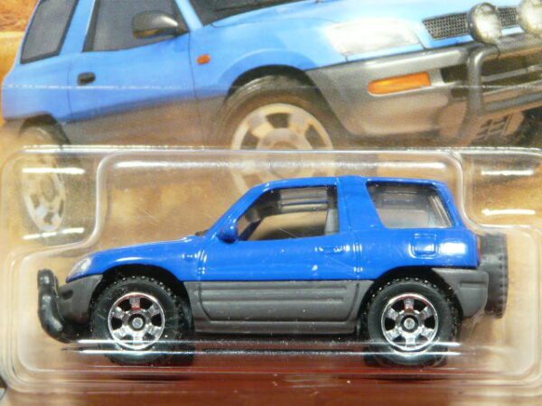 TODOTERRENO 4X4 CLÁSICO NUEVO EN MINIATURA A ESCALA APROXIMADA 1/64.