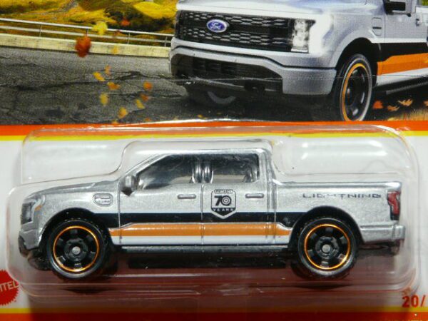 RANCHERA PICK UP 4X4 NUEVO A ESCALA APROXIMADA 1/64.
