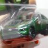 SUV NUEVO EN MINIATURA A ESCALA APROXIMADA 1/64. VISTA FRONTAL.