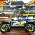 TODOTERRENO 4X4 NUEVO EN MINIATURA A ESCALA APROXIMADA 1/64.