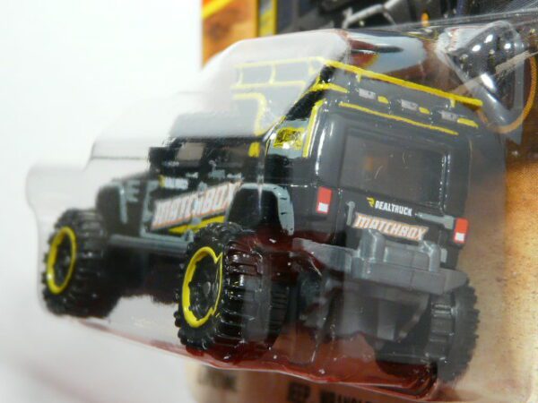TODOTERRENO 4X4 NUEVO EN MINIATURA A ESCALA APROXIMADA 1/64. VISTA TRASERA.